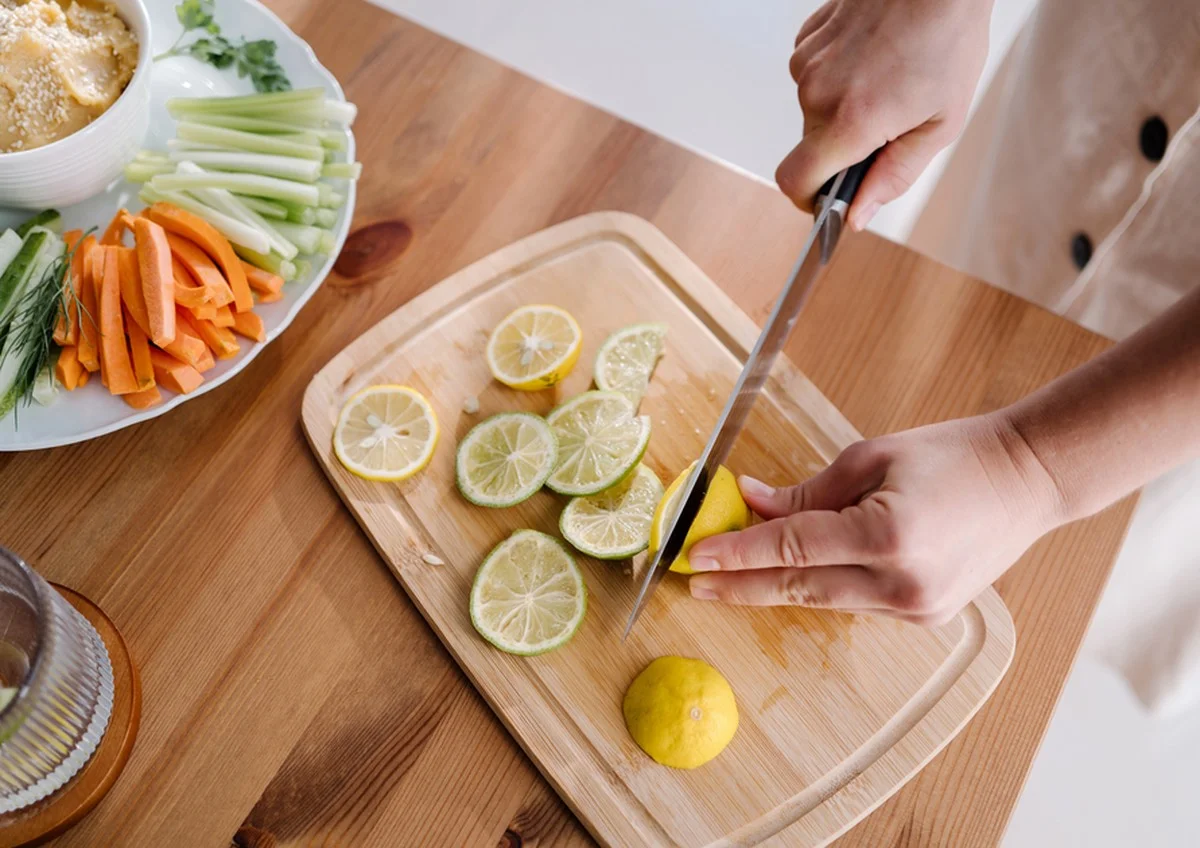 Citronová kůra v myčce: nádobí se bude lesknout jako nikdy předtím. - image 2
