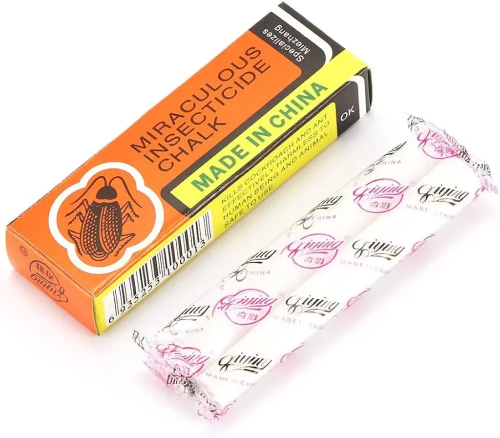 Použijte obyčejnou křídu kolem postele - hmyz se vyhne vašemu pokoji.