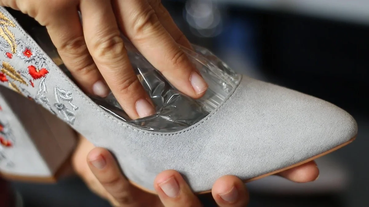 Proč Češi dávají brambory do bot? Zimní trik, který funguje. - image 1