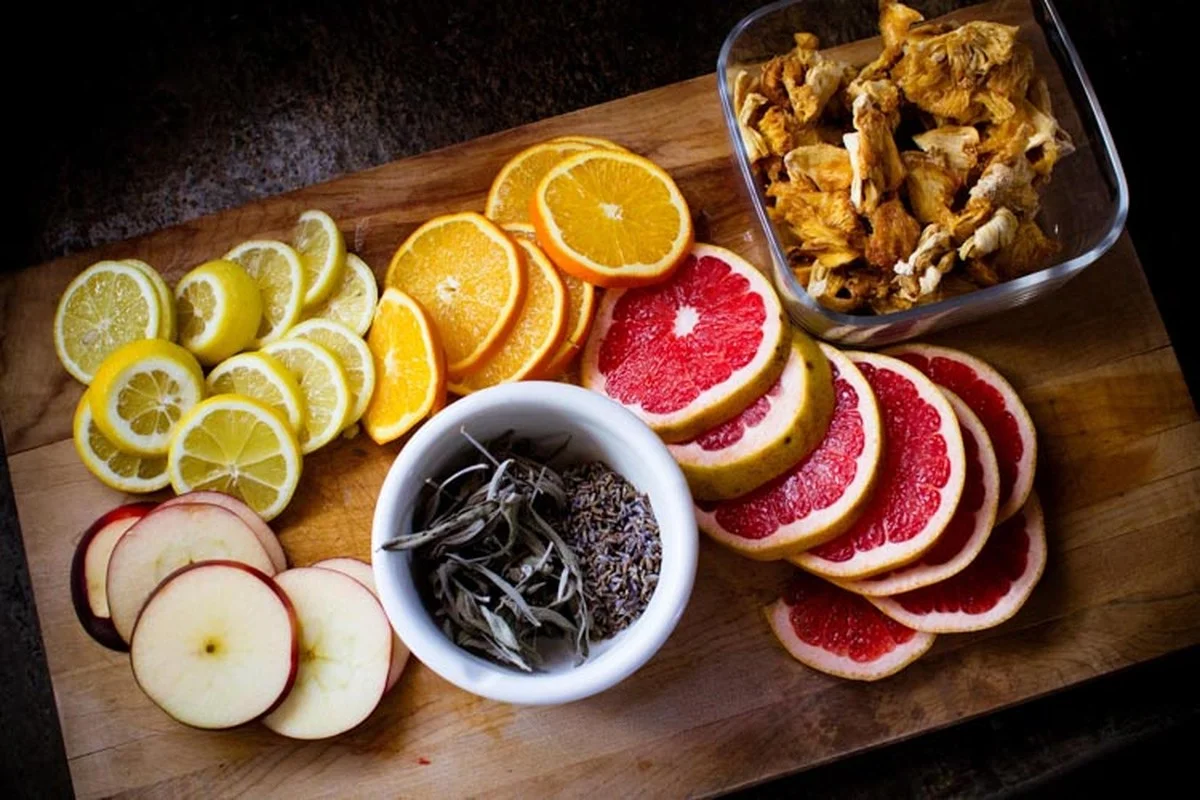 Citronová kůra na vodní kámen? Tento trik ušetří tisíce za čisticí prostředky. - image 1