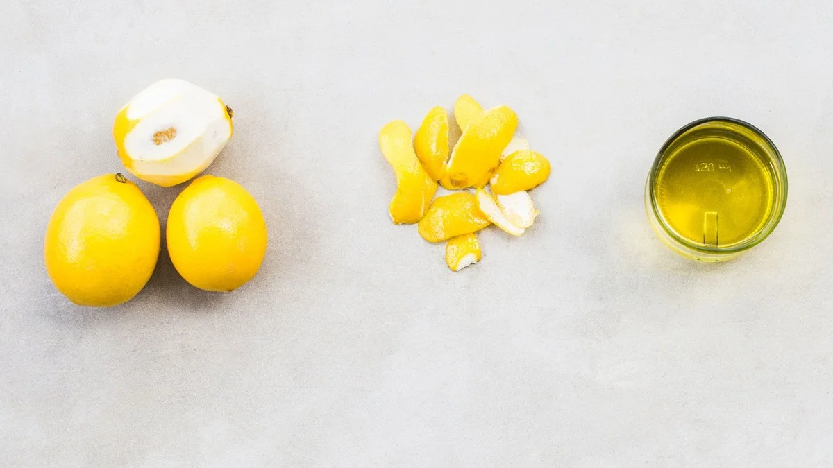 Citronová kůra v lednici: Přírodní osvěžovač, který šetří peníze za chemii - image 2