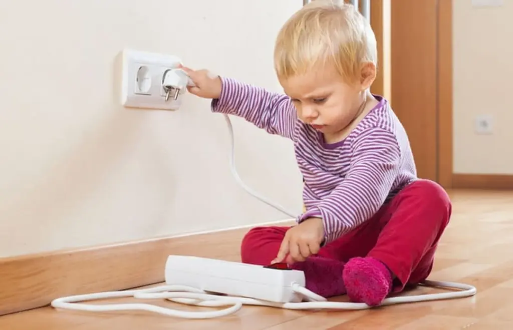 Co elektrikáři nikdy nedělají ve vlastních domovech: 3 nebezpečné návyky