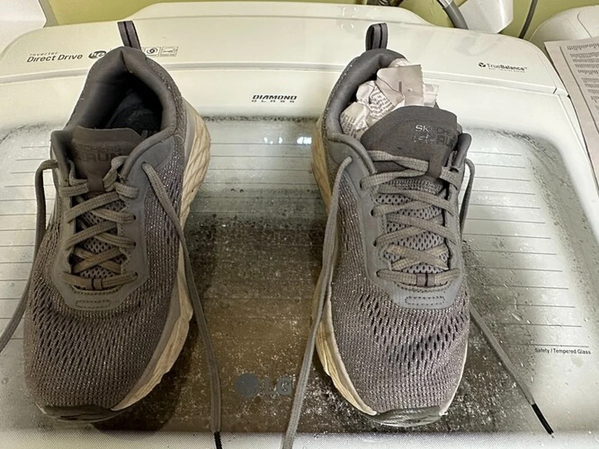 Dejte noviny do mokrých bot přes noc a ráno budou suché - image 2