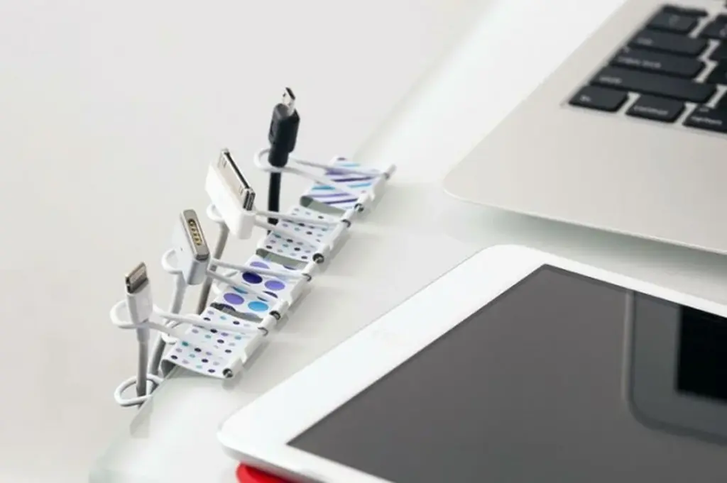 Kancelářská sponka na zubní pastě? Tento trik vám ušetří desítky korun