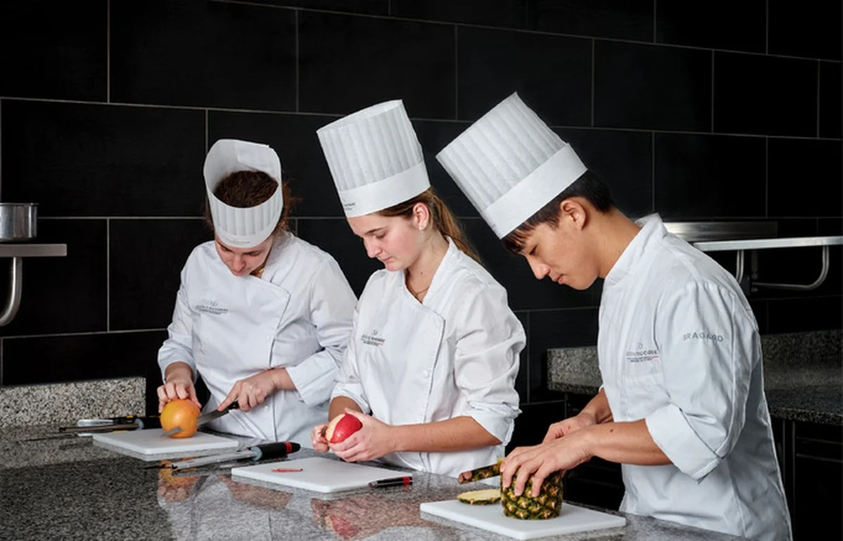 Kuchaři přísahají: Přidejte lžičku hořčice do makarónů pro dokonalou chuť. - image 2