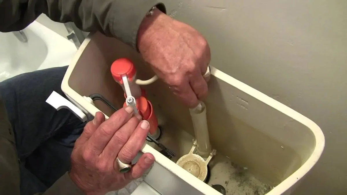 Med na rezavé panty? Domácí lék, který eliminuje vrzání do 30 sekund - image 1