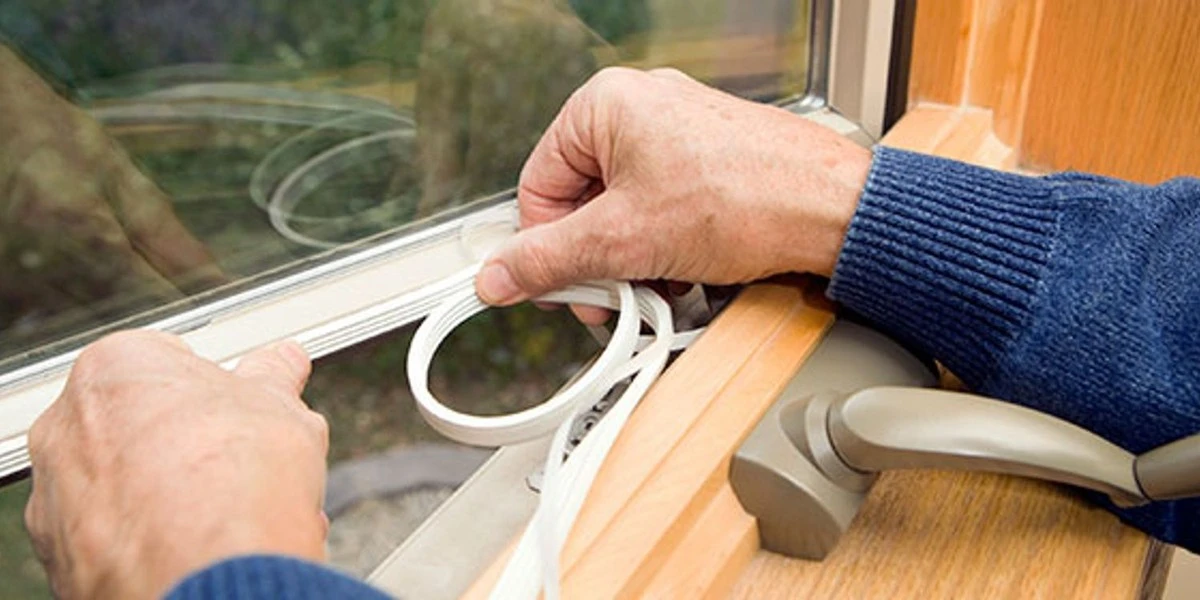 Papír na okenní rámy: Starý český způsob proti zimnímu průvanu - image 2