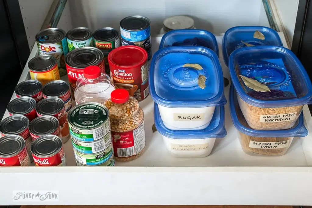 Vložte bobkový list do mouky: 100 let starý trik proti škůdcům.