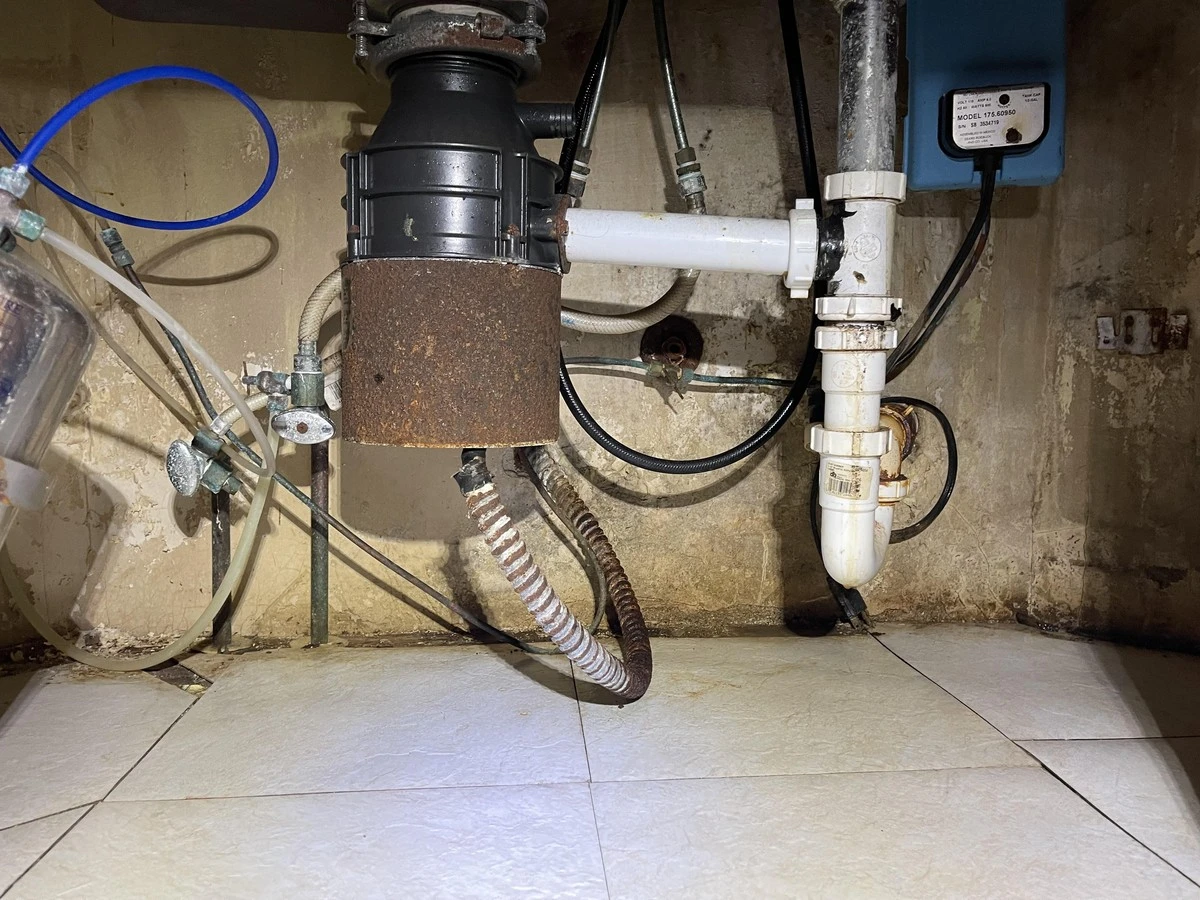 Instalatéři varují: Nikdy nelijte kávovou sedlinu do odpadu. - image 1