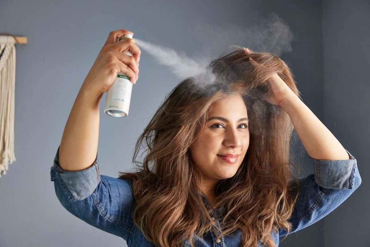Kadeřníci prozrazují: Proč byste měli přestat používat šampon každý den. - image 1