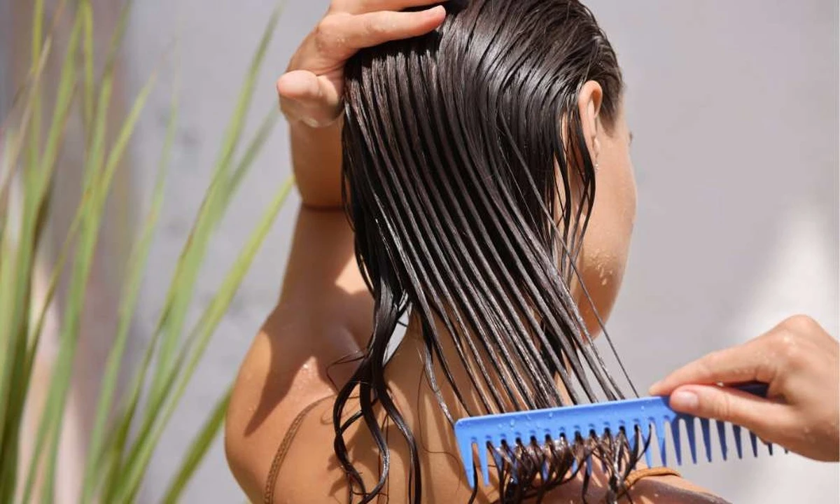 Kadeřníci varují: Tento běžný zvyk ničí vaše vlasy každé ráno - image 2