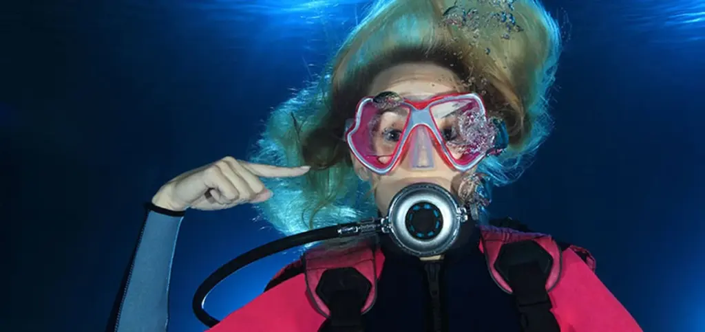 Obyčejný česnek v uších? Proč tento podivný trik používají potápěči při vyrovnávání tlaku.