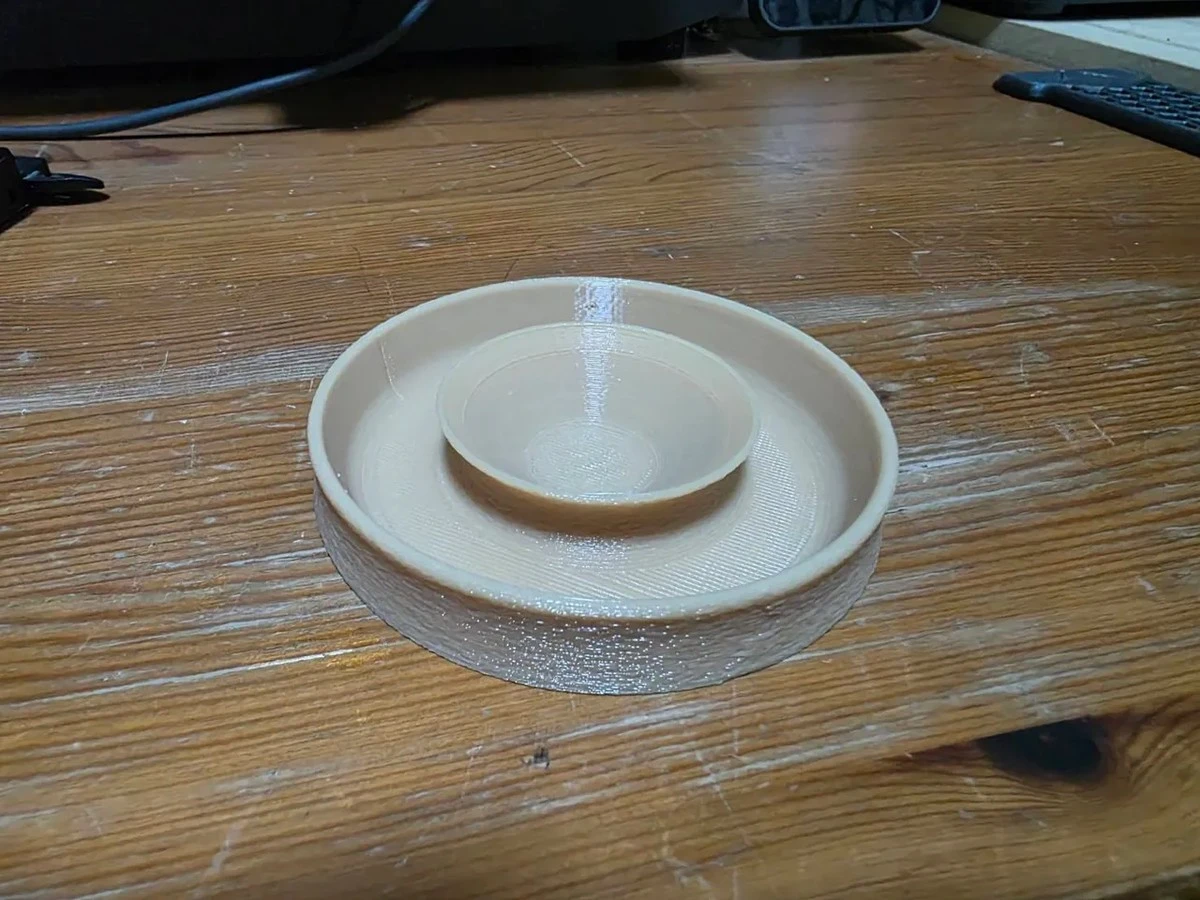 Potřete nohy postele vazelínou: Překvapivé řešení proti mravencům v domě. - image 1